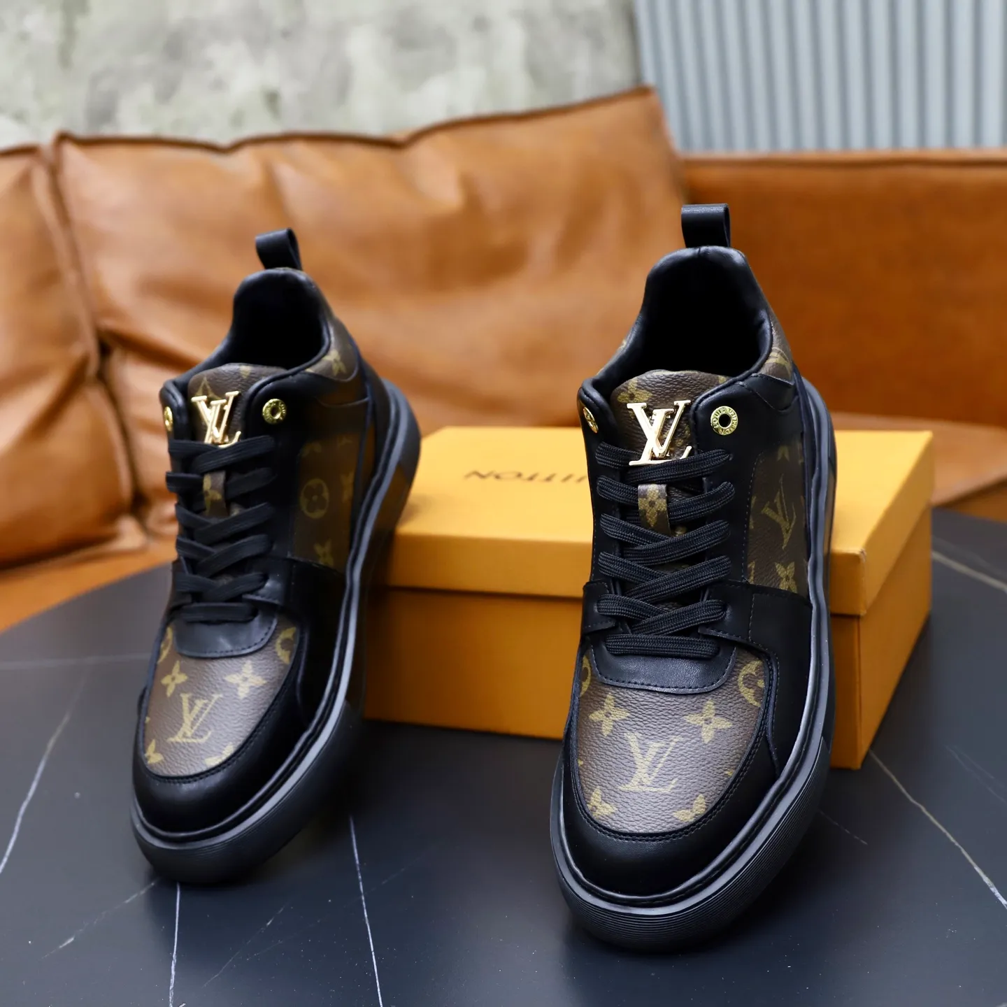 Ex-factory price: 442💰🙅‍♂️🙅‍♂️🙅‍♂️ Brand: LV Louis Vuitton Standard code: 38-44 (45 customized) Grade: Same as the official website Material: Original cowhide material spliced with brand rubber Comfortable and breathable lining Lightweight and wear-resistant sports outsole Style category: Men's fashionable casual shoes Running sneakers Distinguished luxury brand elements Top luxury color: actual picture color